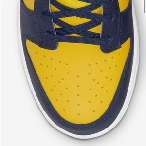 Dunk Low Varsity Maize “Michigan”